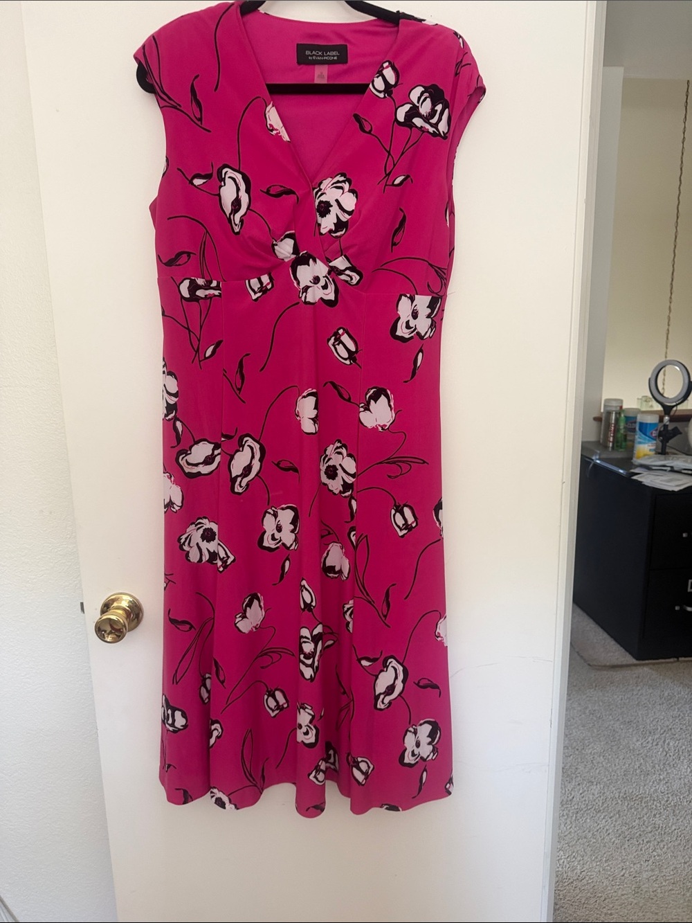 Evan Picone Hot Pink Floral V-Neck Cap Sleeve Dress